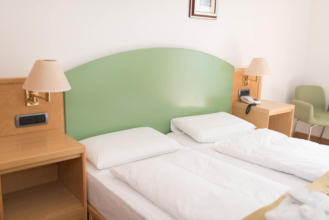Hotel Venezia Malcesine Buitenkant foto