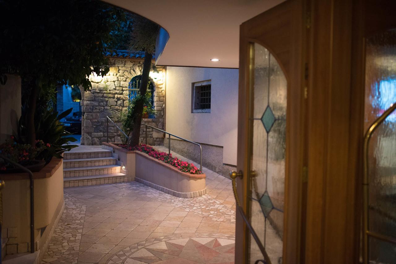 Hotel Venezia Malcesine Buitenkant foto