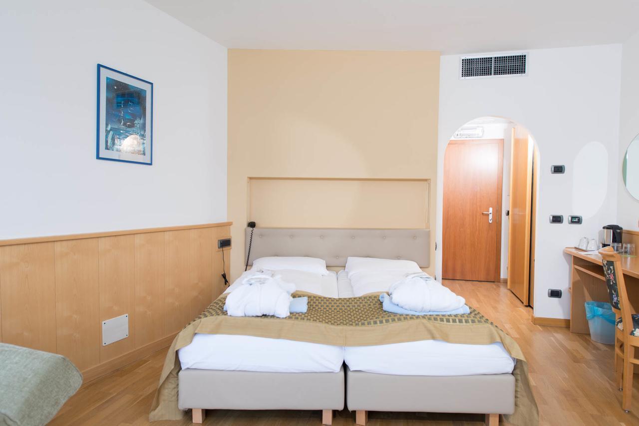 Hotel Venezia Malcesine Buitenkant foto